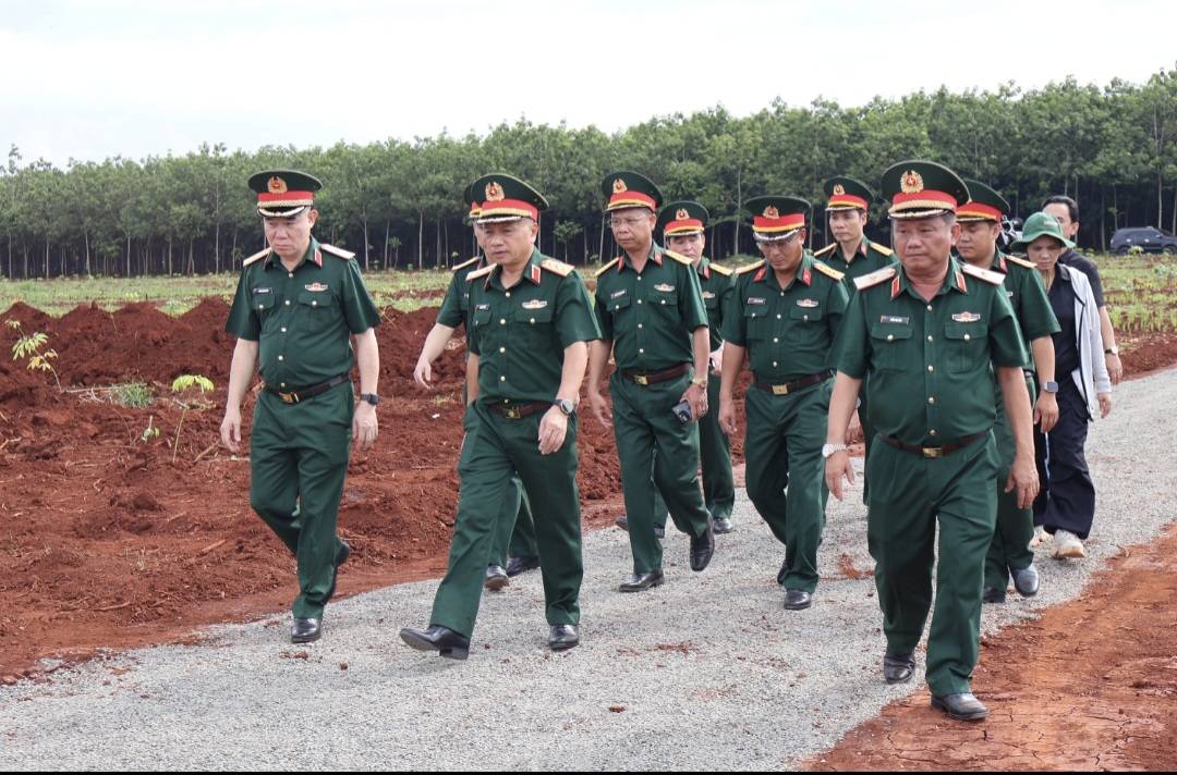 Đồng Nai kiểm tra hiện trường, sẵn sàng tìm kiếm hài cốt liệt sĩ tại Minh Đức - Ảnh 1
