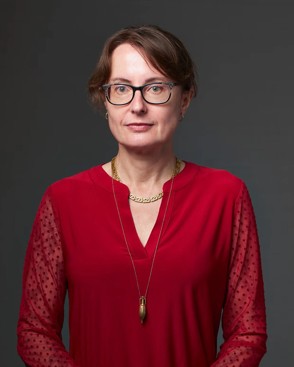 Dịch giả Emily Wilson. Ảnh: Elijah Ellis