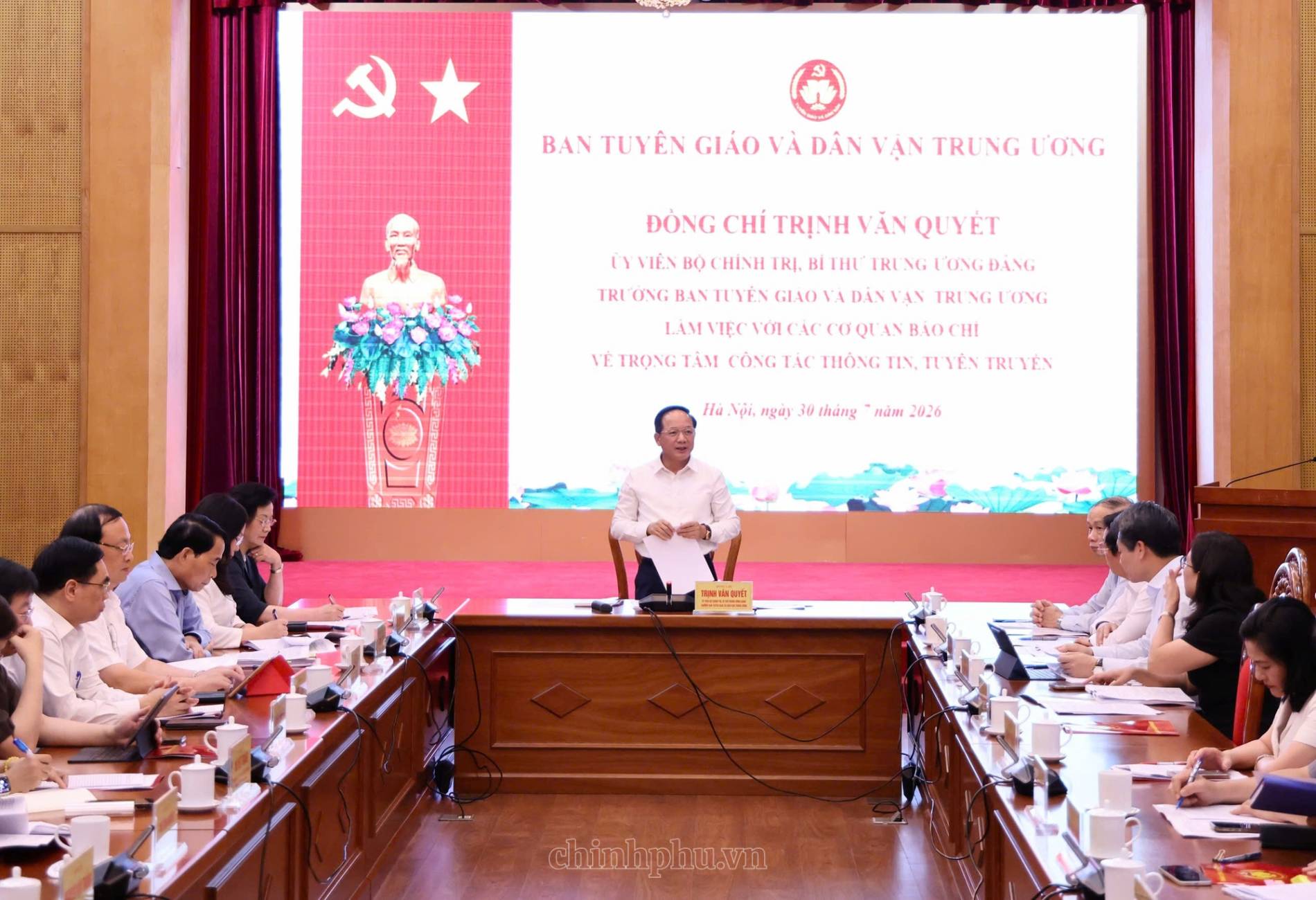 Chính phủ kiên định mục tiêu tăng trưởng hai con số, phát huy vai trò dẫn dắt của truyền thông chính sách - Ảnh 1