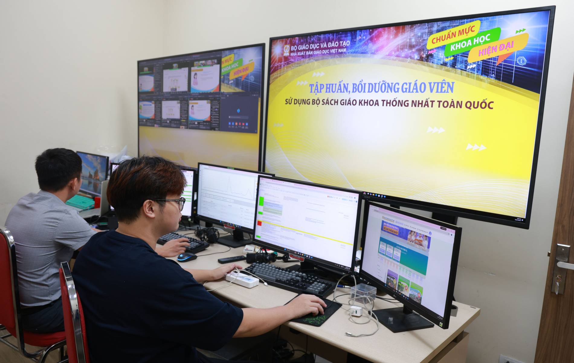 Nhà xuất bản Giáo dục Việt Nam hoàn thành tập huấn, bồi dưỡng sử dụng chung một bộ SGK - Ảnh 2
