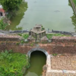 Tháo dỡ lô cốt trong kinh thành Huế