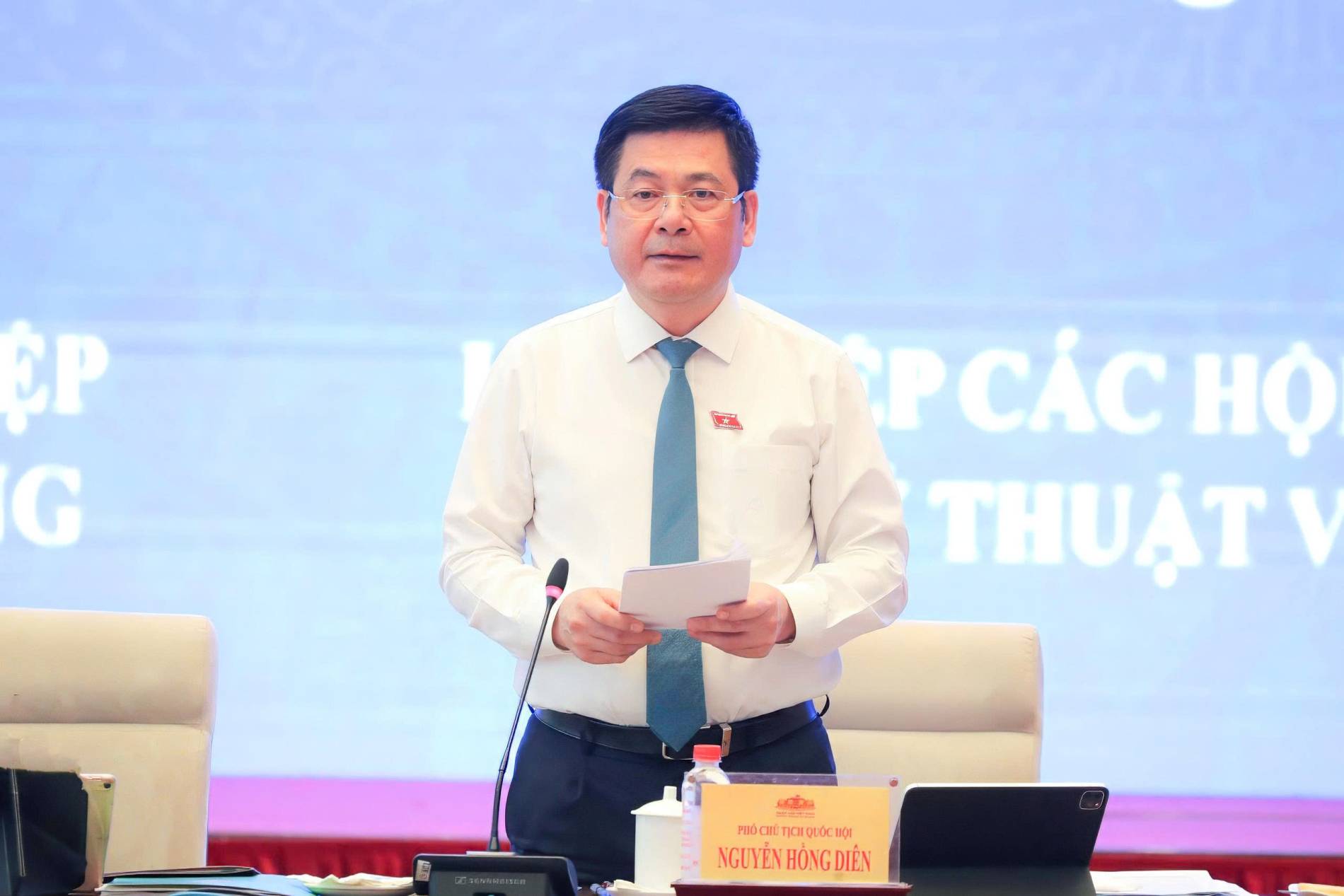Chuyển từ “tiền kiểm” sang “kiến tạo phát triển”: Đột phá thể chế để bảo vệ môi trường là trung tâm của tăng trưởng - Ảnh 7