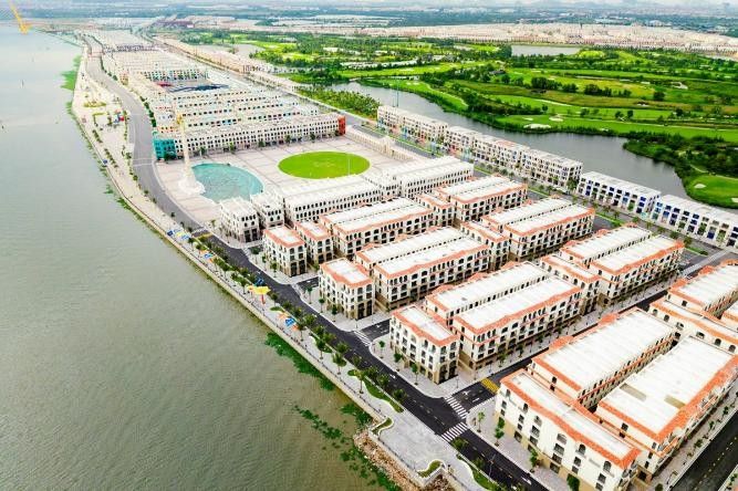 Giới thượng lưu đất Cảng tìm tài sản truyền đời, nhà phố đa công năng Royal Boulevard lên ngôi - Ảnh 2