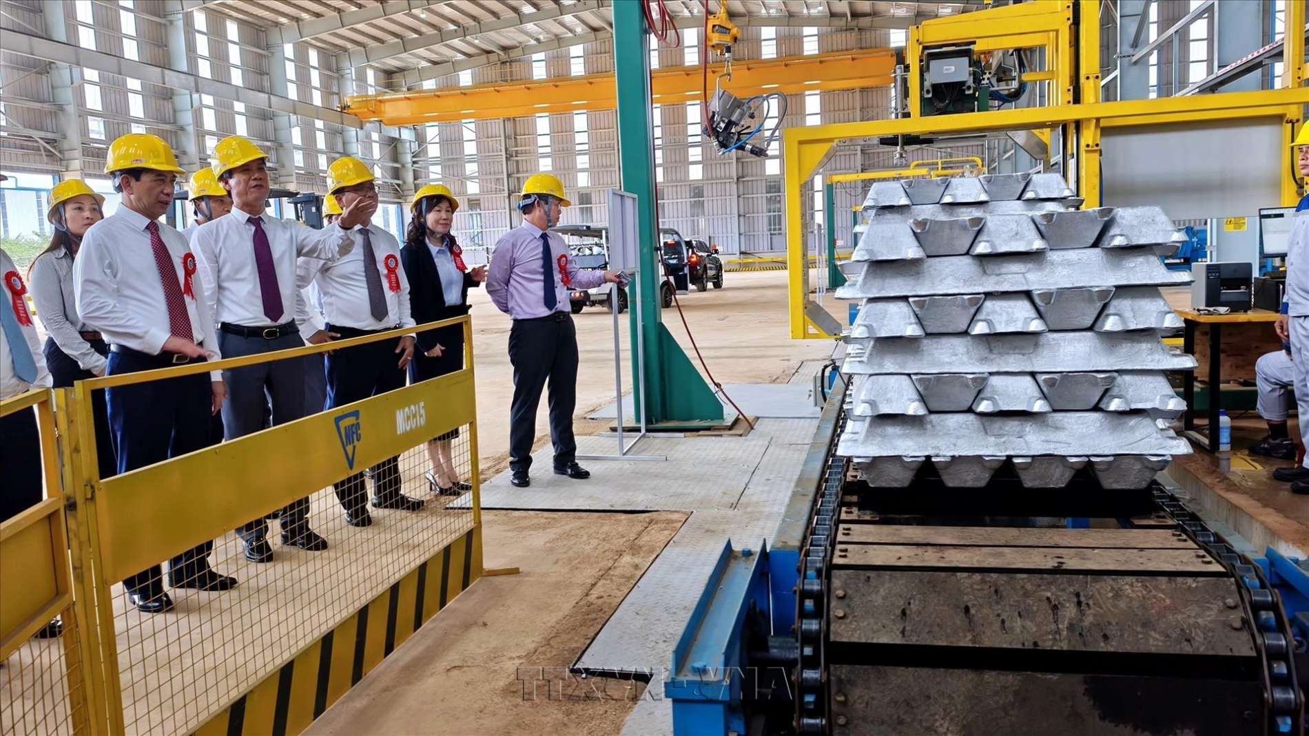 Nhôm thỏi chưa phải là đích đến - Bài 1 - Ảnh 1