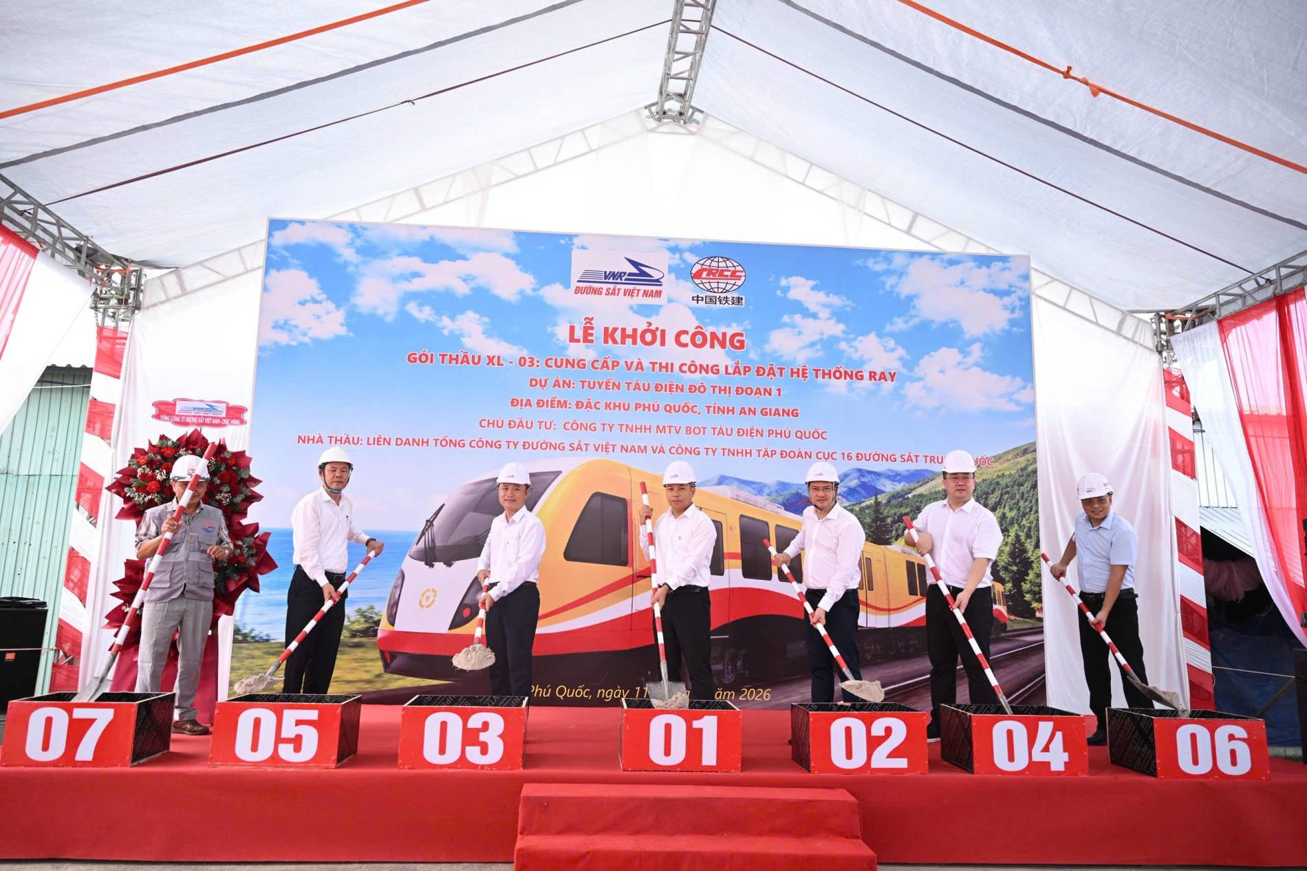 LRT Phú Quốc tăng tốc về đích, mở đường cho giao thông xanh trên đảo Ngọc - Ảnh 1
