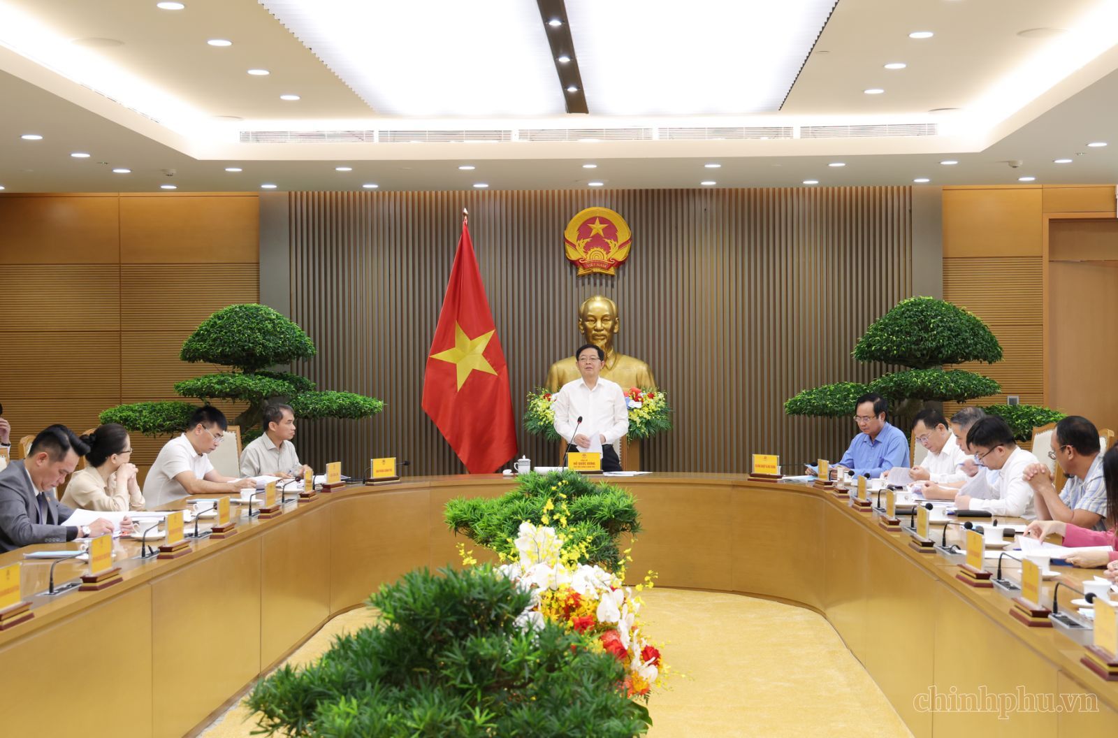 Phó Thủ tướng Hồ Quốc Dũng: Không né tránh, không đùn đẩy, tháo gỡ thực chất vướng mắc của doanh nghiệp - Ảnh 1