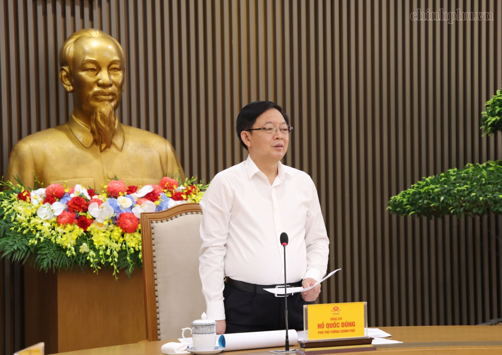 Phó Thủ tướng Hồ Quốc Dũng: Không né tránh, không đùn đẩy, tháo gỡ thực chất vướng mắc của doanh nghiệp - Ảnh 2