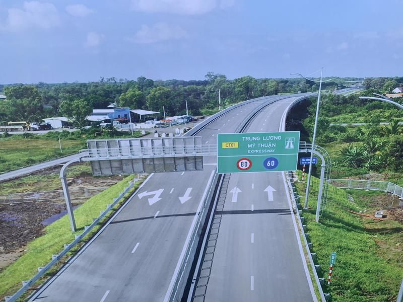Đẩy nhanh tiến độ các dự án đường bộ cao tốc khu vực Đông Nam Bộ và Tây Nam Bộ - Ảnh 1
