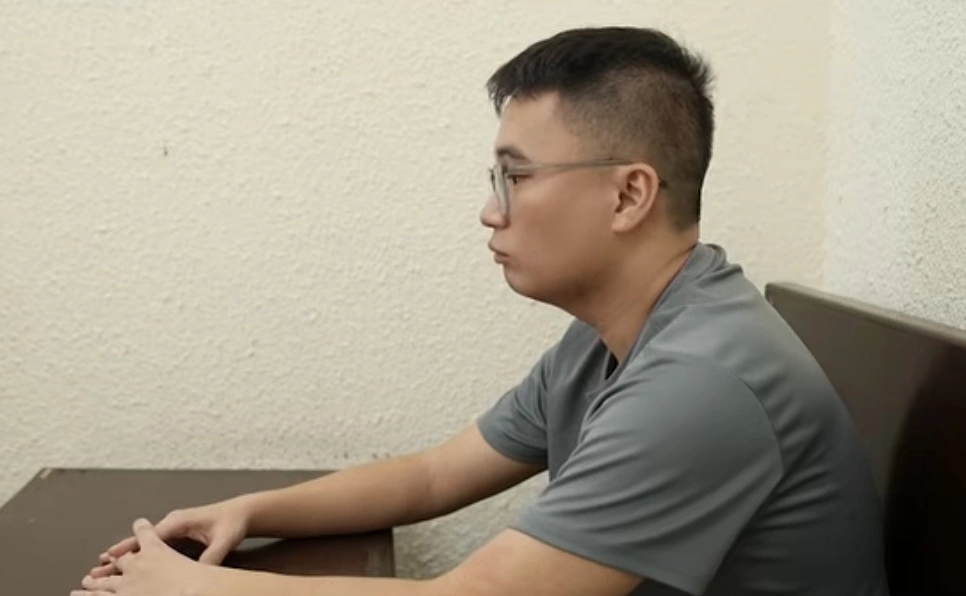 Bị can Nguyễn Hà Duy tại cơ quan điều tra. Ảnh: VTV