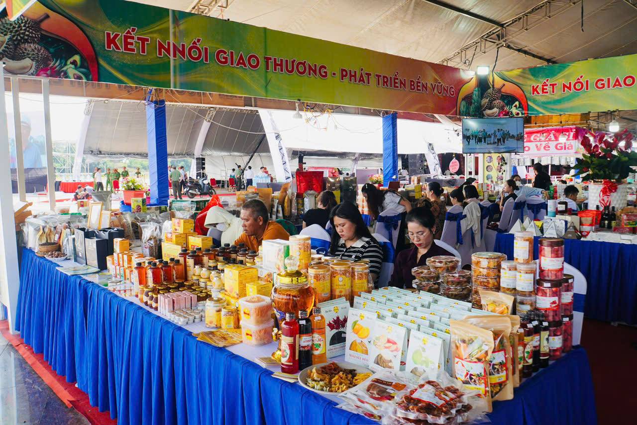 Lâm Đồng mở rộng liên kết vùng, tìm đầu ra bền vững cho nông sản - Ảnh 2