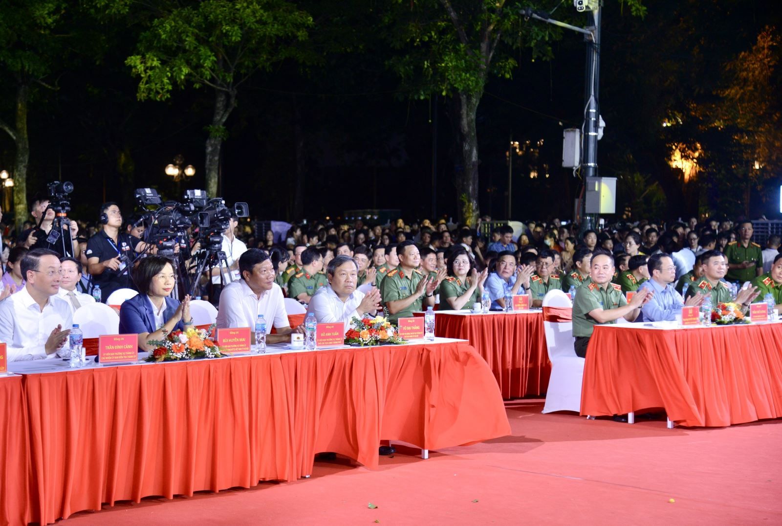 “81 mùa bình yên”- Khúc tráng ca giữa trái tim Hà Nội - Ảnh 1