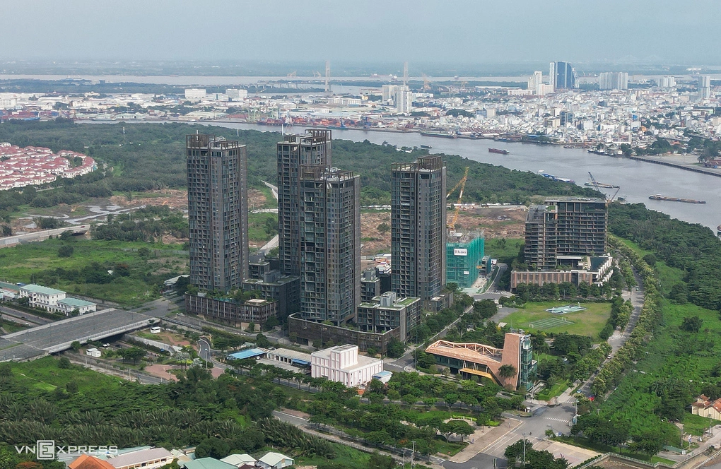 Bất động sản khu Thủ Thiêm, đoạn gần sông Sài Gòn, tháng 8/2026. Ảnh: Quỳnh Trần
