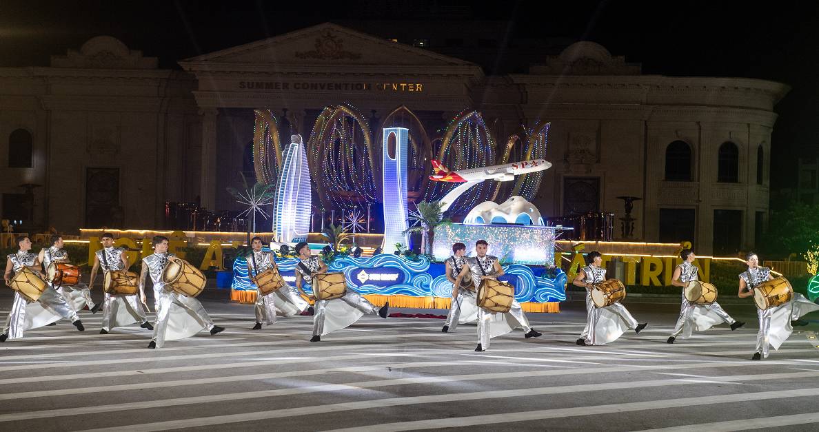 Lễ hội Carnival Nghệ An 2026 rực rỡ sắc màu: Đánh thức tiềm năng kinh tế đêm tại TP. Vinh - Ảnh 4
