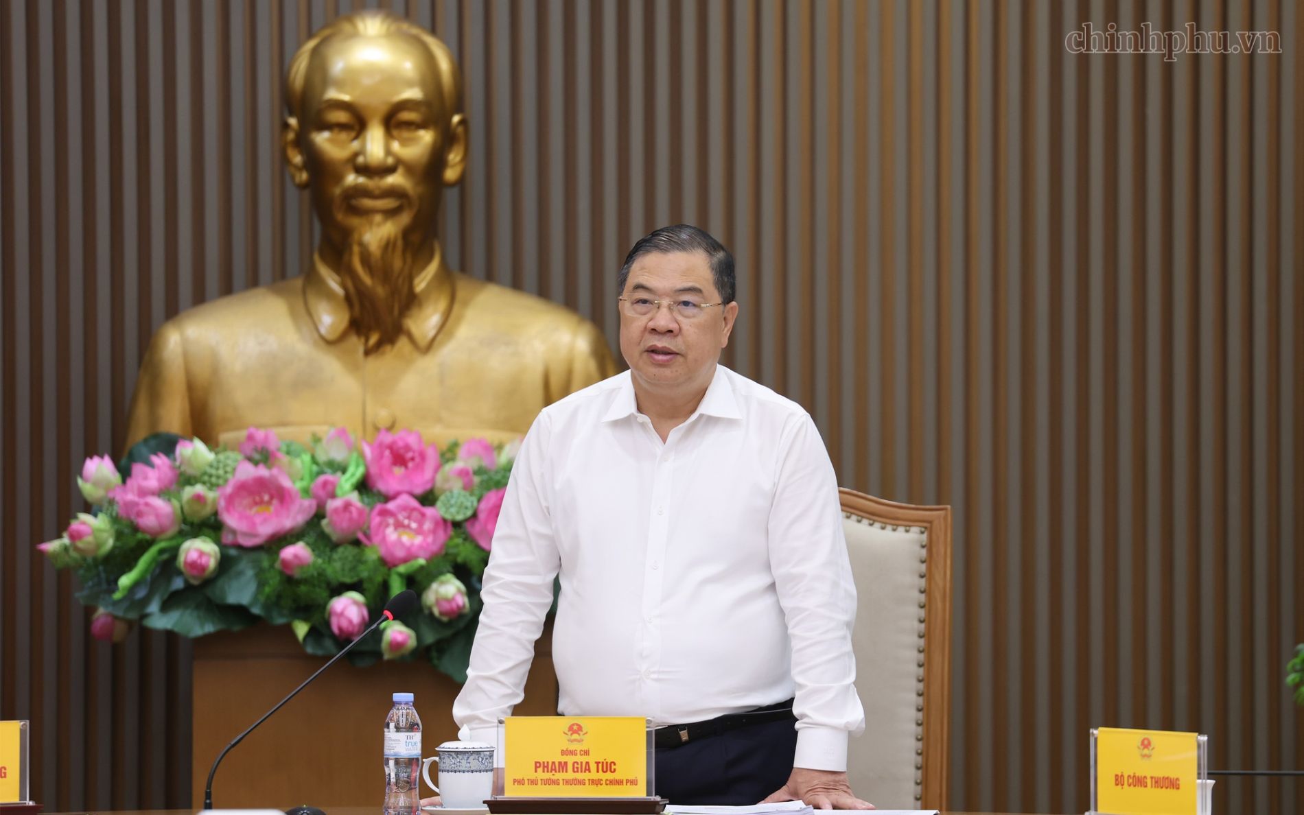 Phát triển thị trường điện cạnh tranh phải gắn với bảo đảm an ninh năng lượng - Ảnh 1