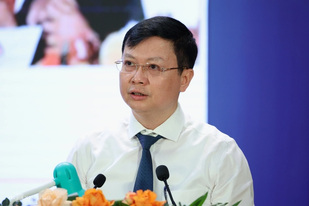 Giám đốc Nguyễn Văn Hiền tại hội nghị sáng 21/8. Ảnh: Thanh Hằng