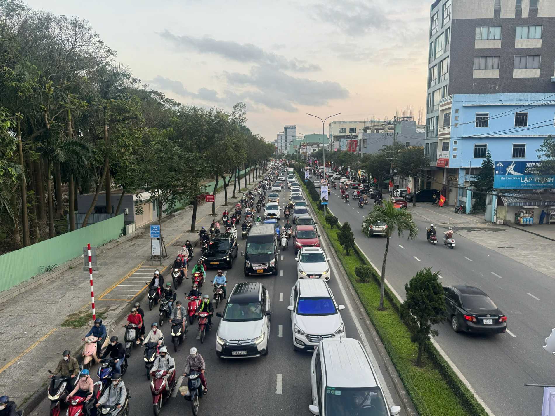 Đà Nẵng: Tăng tốc xanh hóa xe buýt, hướng tới 100% năng lượng sạch - Ảnh 2