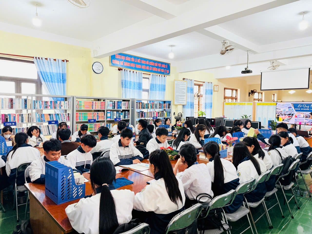 Giáo dục Quảng Trị tăng tốc chuyển đổi số trong năm học mới - Ảnh 2
