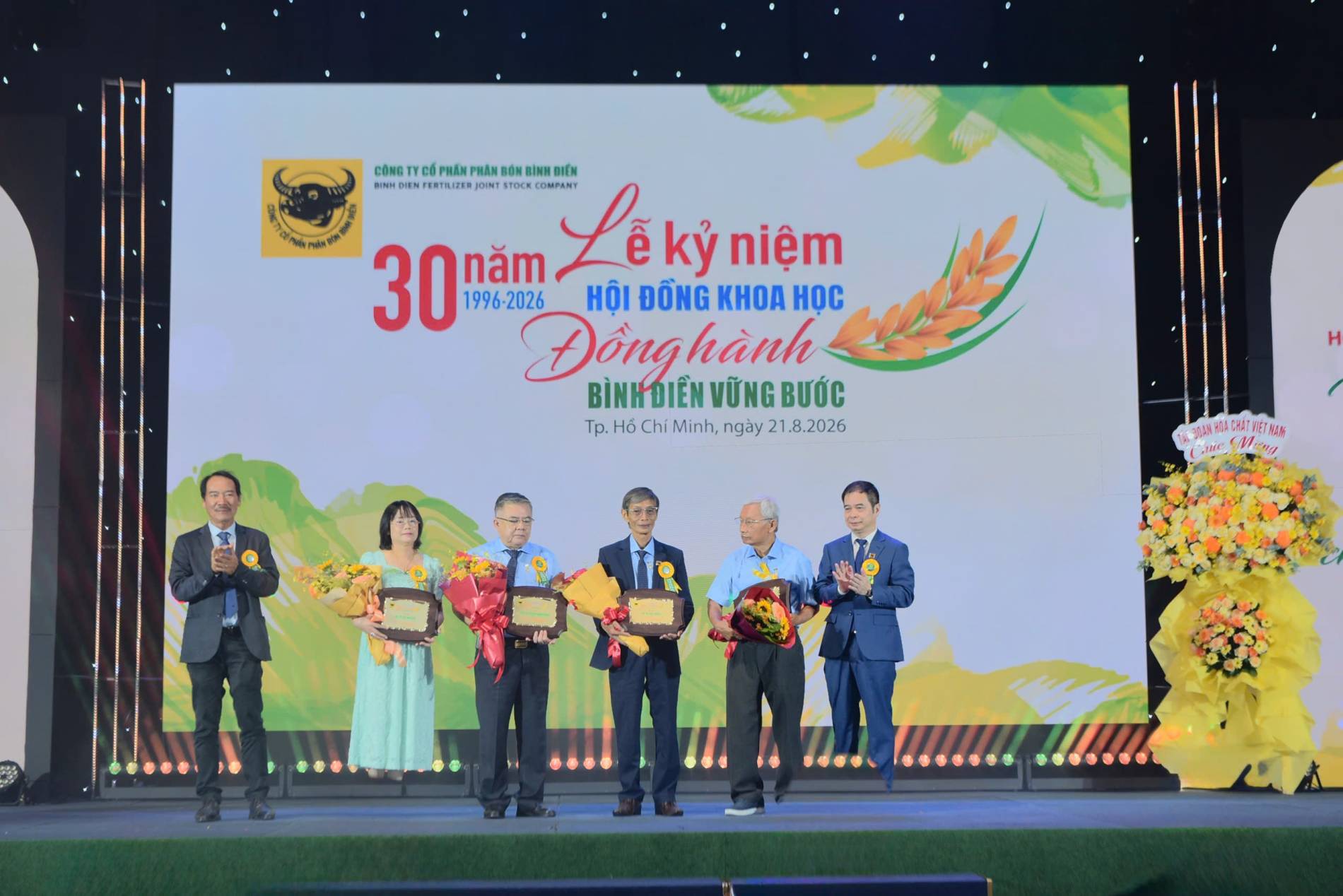 Dấu án 30 năm Hội đồng Khoa học Bình Điền: Đưa tri thức đến đồng ruộng, kiến tạo nền nông nghiệp xanh - Ảnh 6