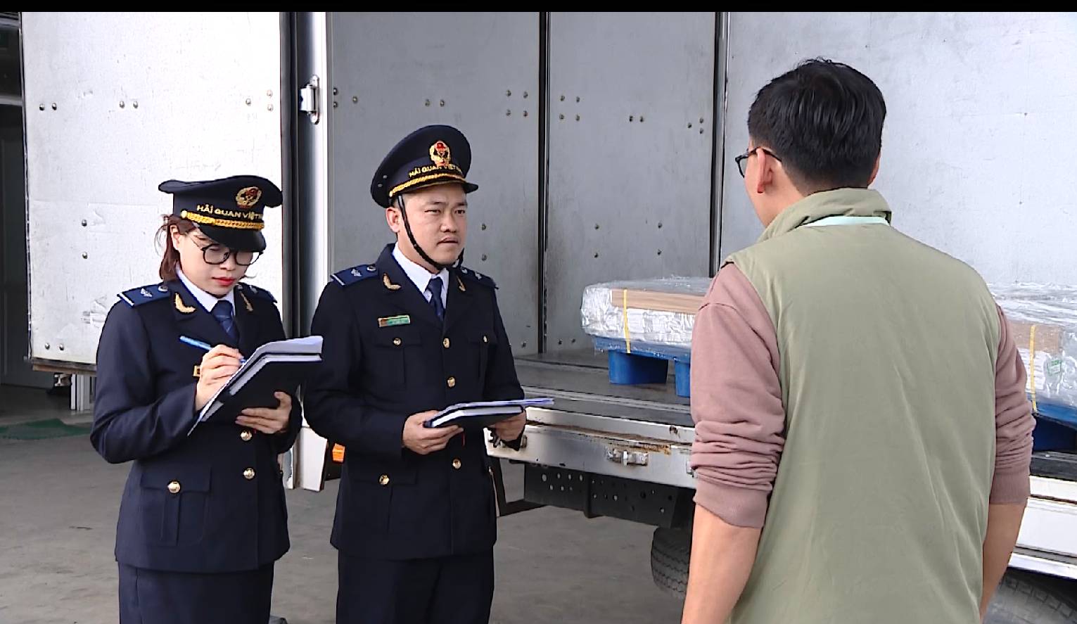 Chi cục Hải quan khu vực I: “Lá chắn” chống buôn lậu, thúc đẩy môi trường kinh doanh xanh và bền vững - Ảnh 1
