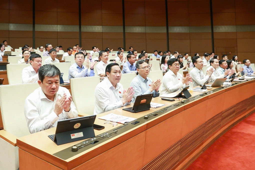 Đại biểu tại hội trường Diên Hồng, nhà Quốc hội. Ảnh: Hoàng Phong