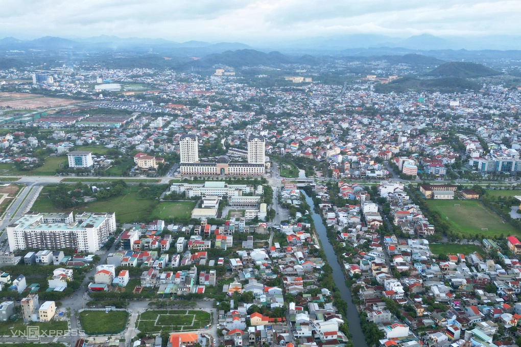Đô thị Huế  mở rộng hướng về phía đông, đường Tố Hữu nối dài. Ảnh: Võ Thạnh