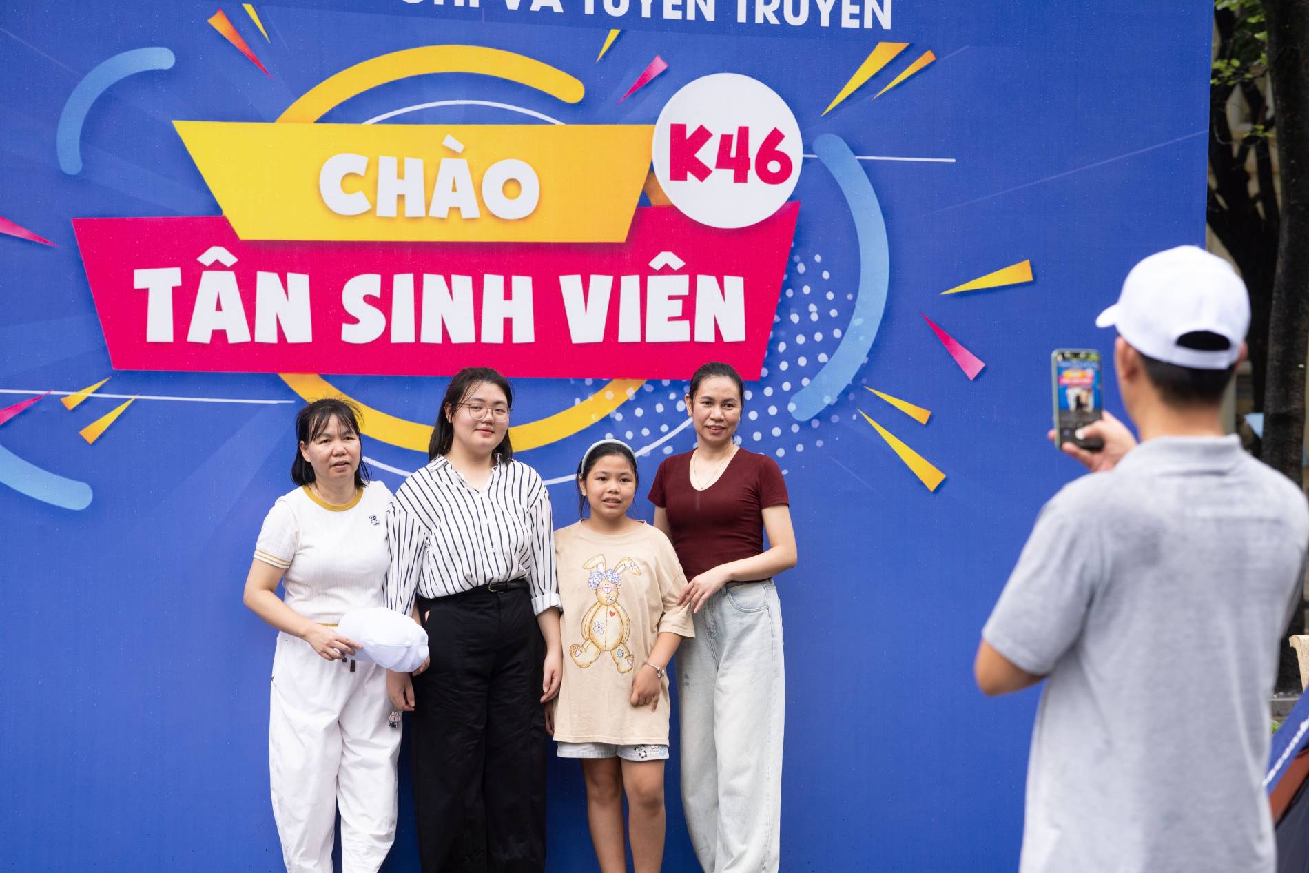 Bùng nổ cảm xúc tại ngày hội tiếp sinh Học viện Báo chí và Tuyên truyền - Ảnh 2
