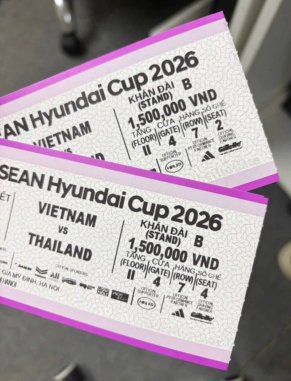 Cặp vé ở khán đài B, sân Mỹ Đình trong trận chung kết lượt về Việt Nam - Thái Lan được thổi giá lên 12 triệu đồng. Ảnh: Thread