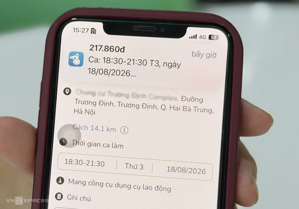 Số tiền ca làm việc hiển thị ngay trên ứng dụng của người nhận ca. Ảnh: Hồng Chiêu