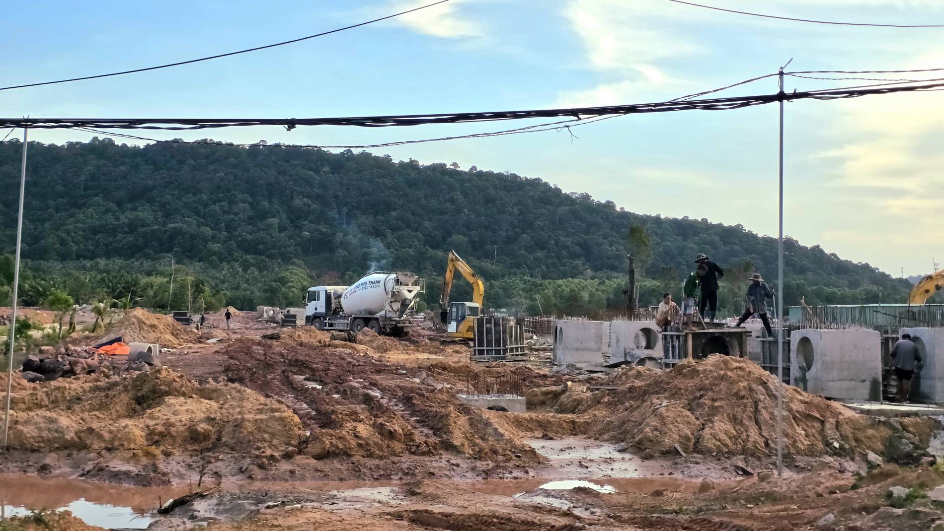 Phú Quốc tháo gỡ bài toán tái định cư: Minh bạch giá đất, bảo đảm quyền lợi người dân - Ảnh 2