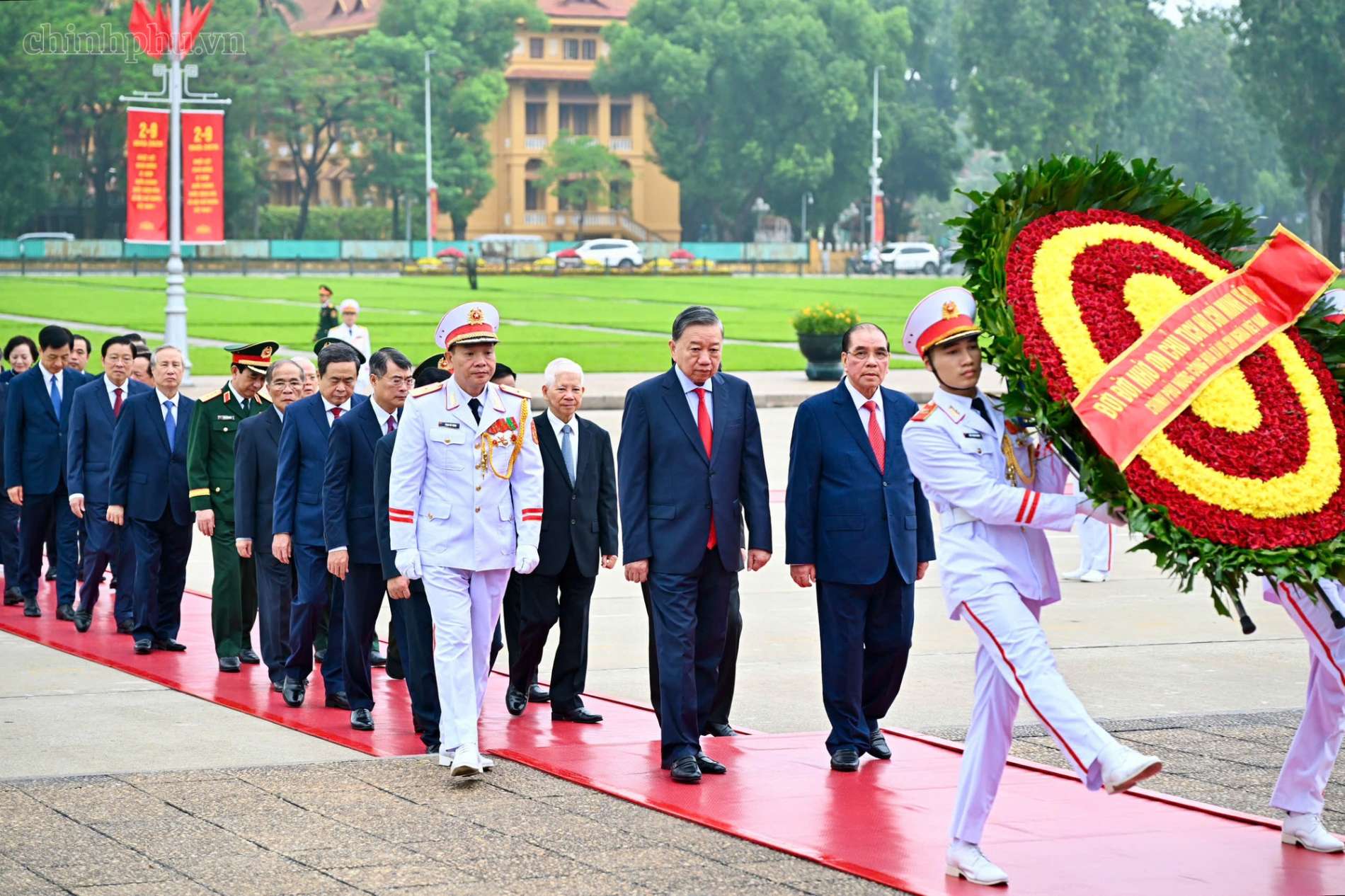 81 năm Quốc khánh: Lãnh đạo Đảng, Nhà nước vào Lăng viếng Chủ tịch Hồ Chí Minh - Ảnh 1