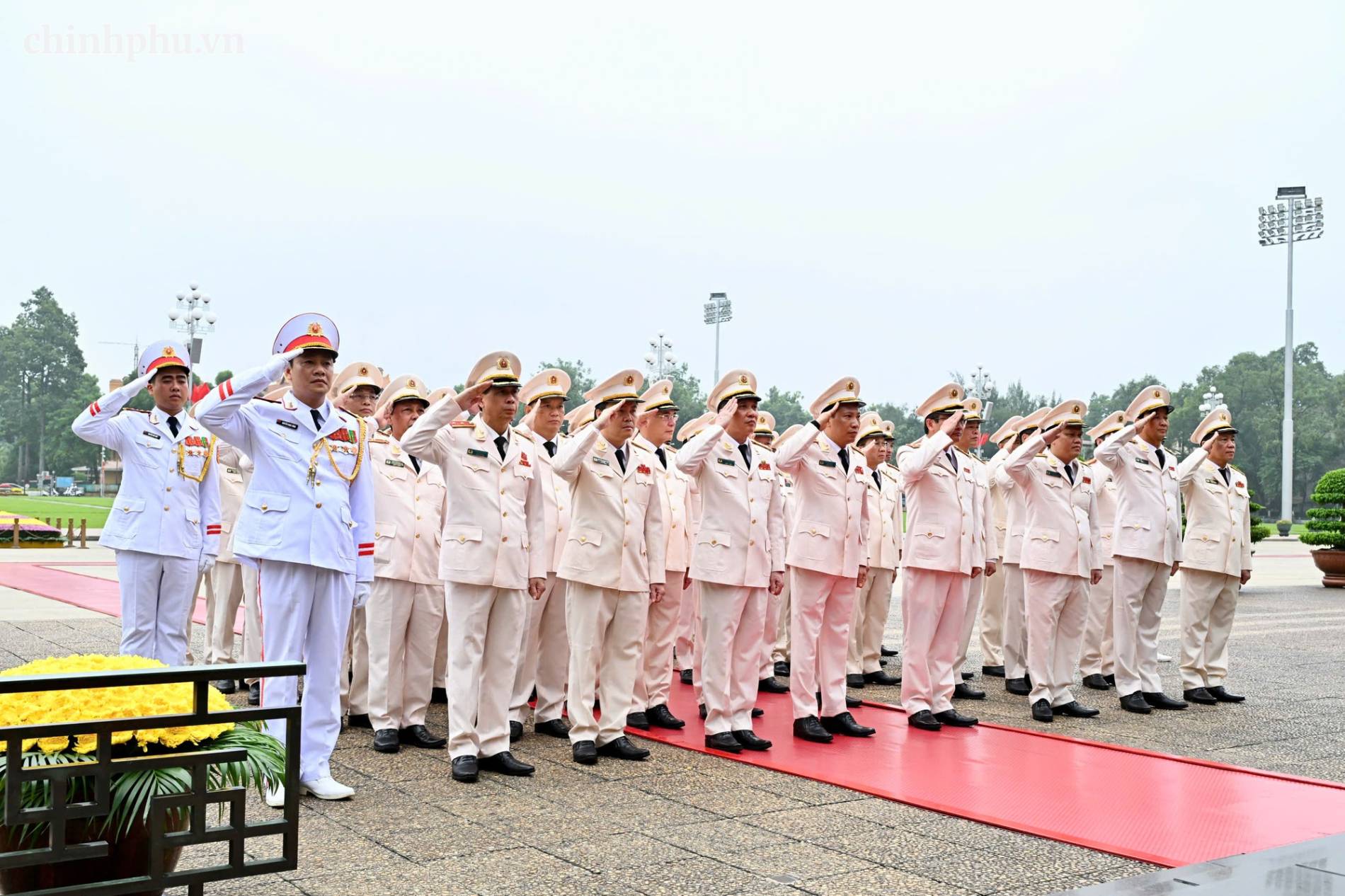81 năm Quốc khánh: Lãnh đạo Đảng, Nhà nước vào Lăng viếng Chủ tịch Hồ Chí Minh - Ảnh 5