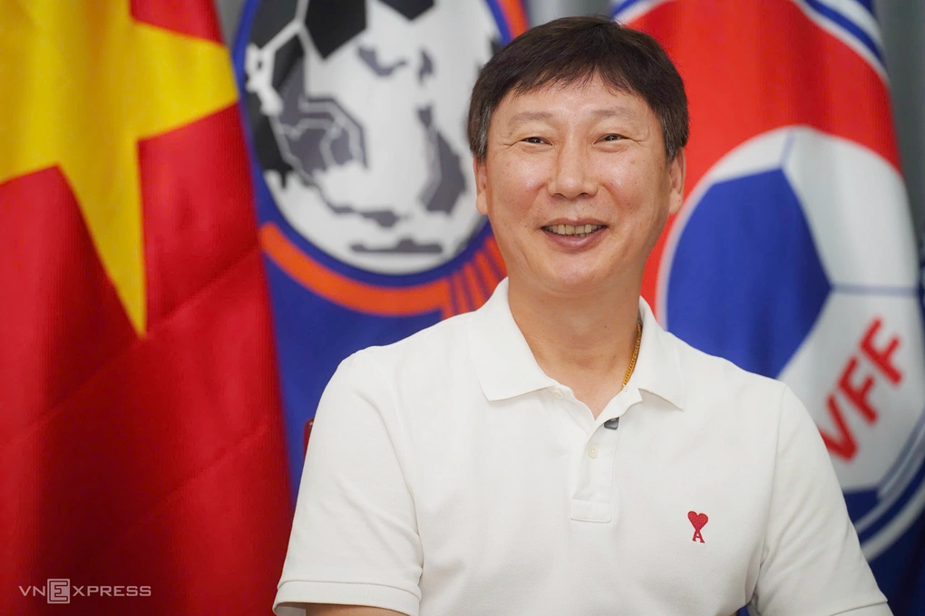 HLV Kim Sang-sik: Tôi phải dùng liệu pháp gây sốc với Đình Bắc - 1