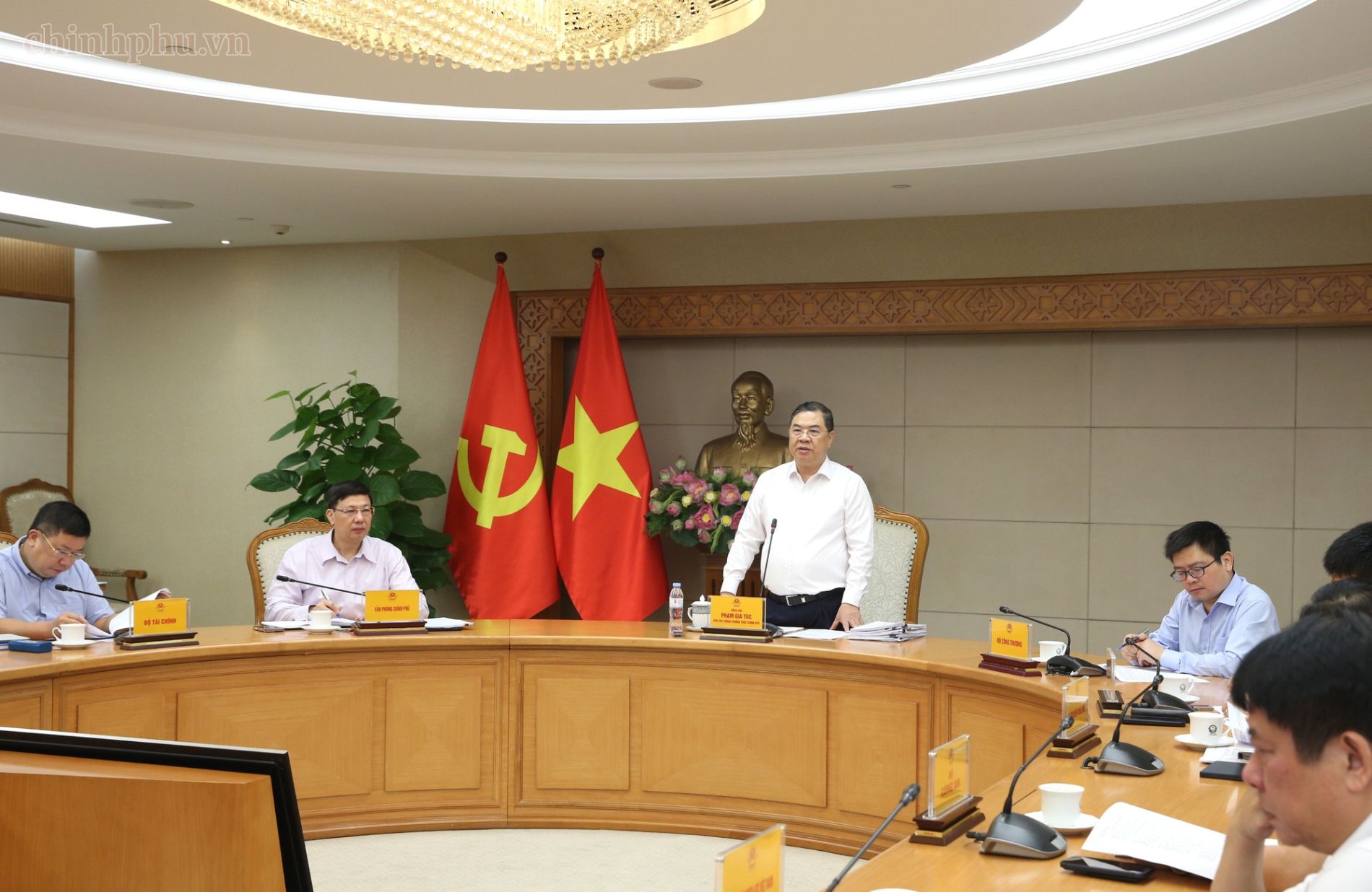 Tháo gỡ khó khăn, đẩy nhanh tiến độ các công trình, dự án trọng điểm ngành năng lượng - Ảnh 4