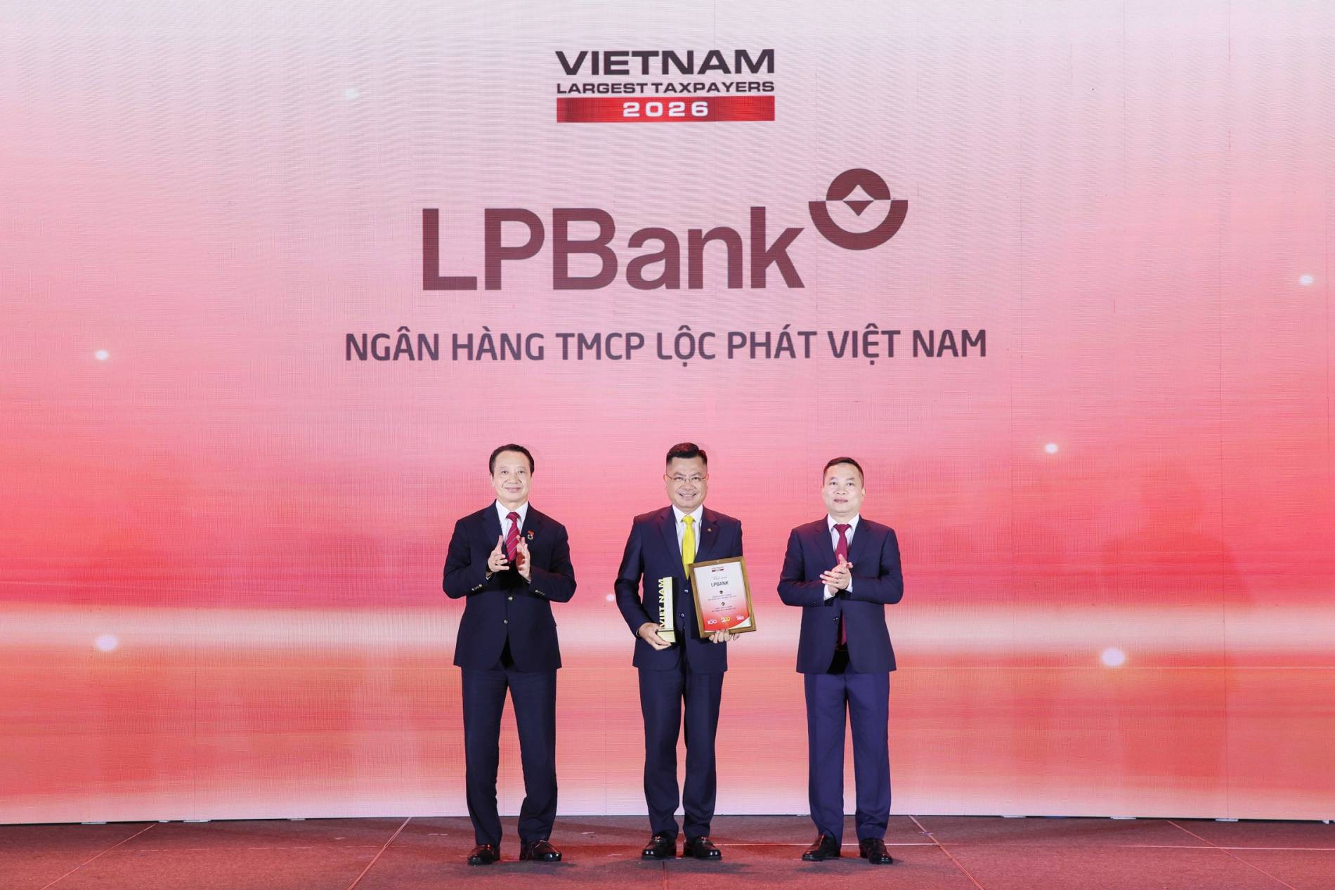 LPBank được vinh danh Top 6 ngân hàng tư nhân nộp ngân sách lớn nhất Việt Nam 2026 - Ảnh 2