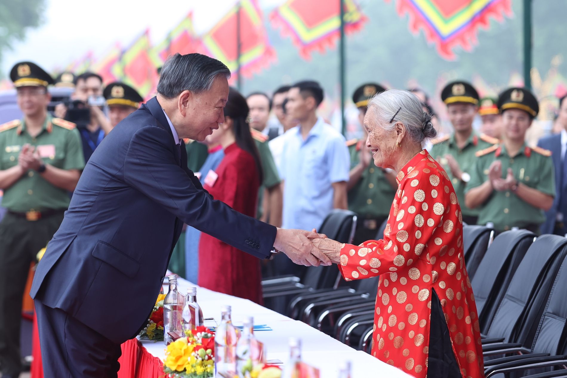 Khánh thành Tượng đài "Bác Hồ với ngày hội non sông" tại Đền Hùng - Ảnh 2