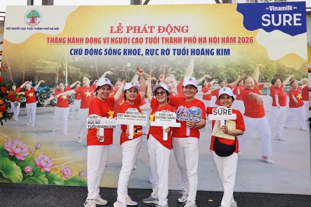 Hơn 2.000 người cao tuổi cùng Vinamilk Sure lan tỏa tinh thần chủ động sống khỏe - Ảnh 4