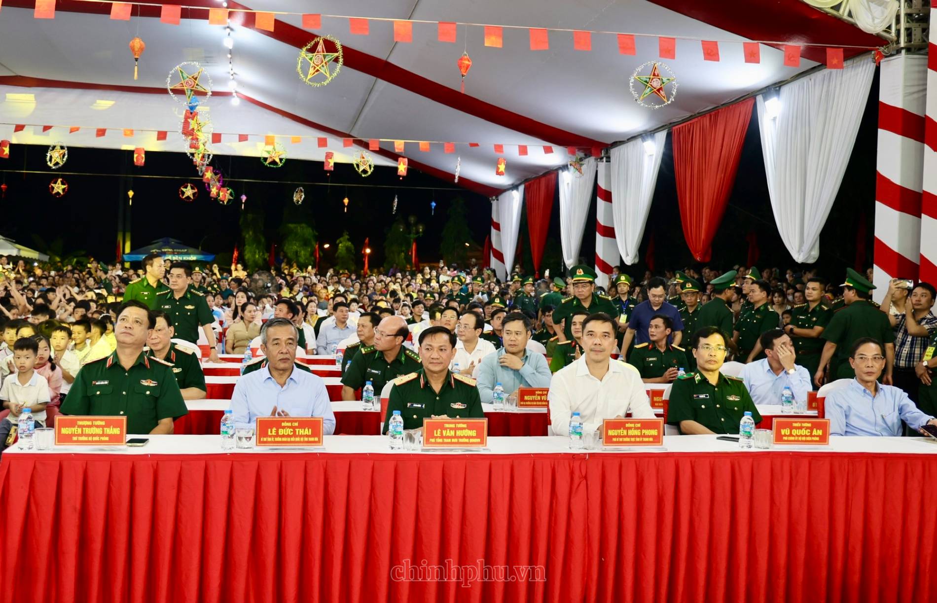 Đêm hội Trăng rằm toả sáng biên cương - Ảnh 2