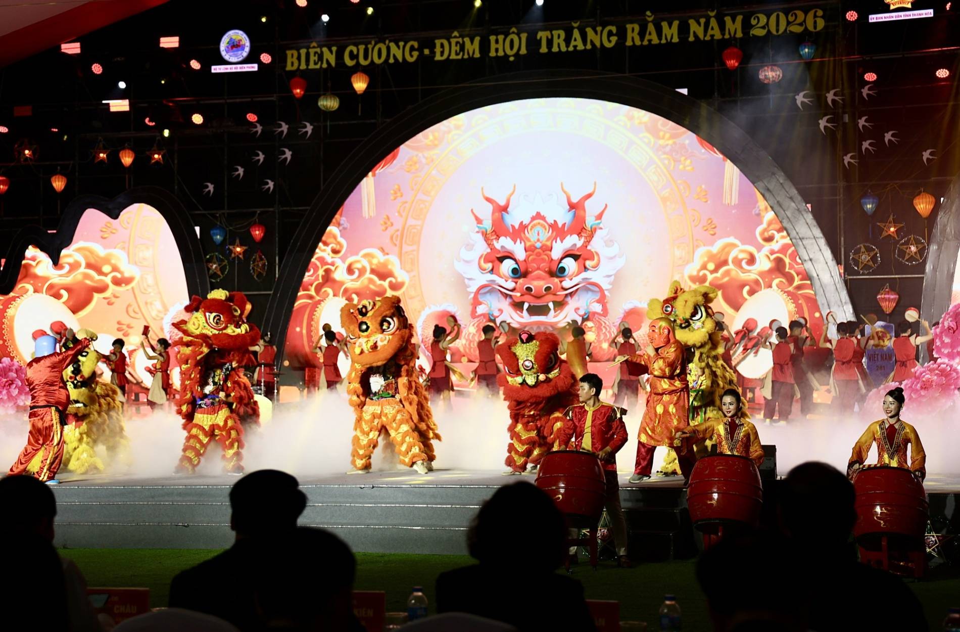 Đêm hội Trăng rằm toả sáng biên cương - Ảnh 7