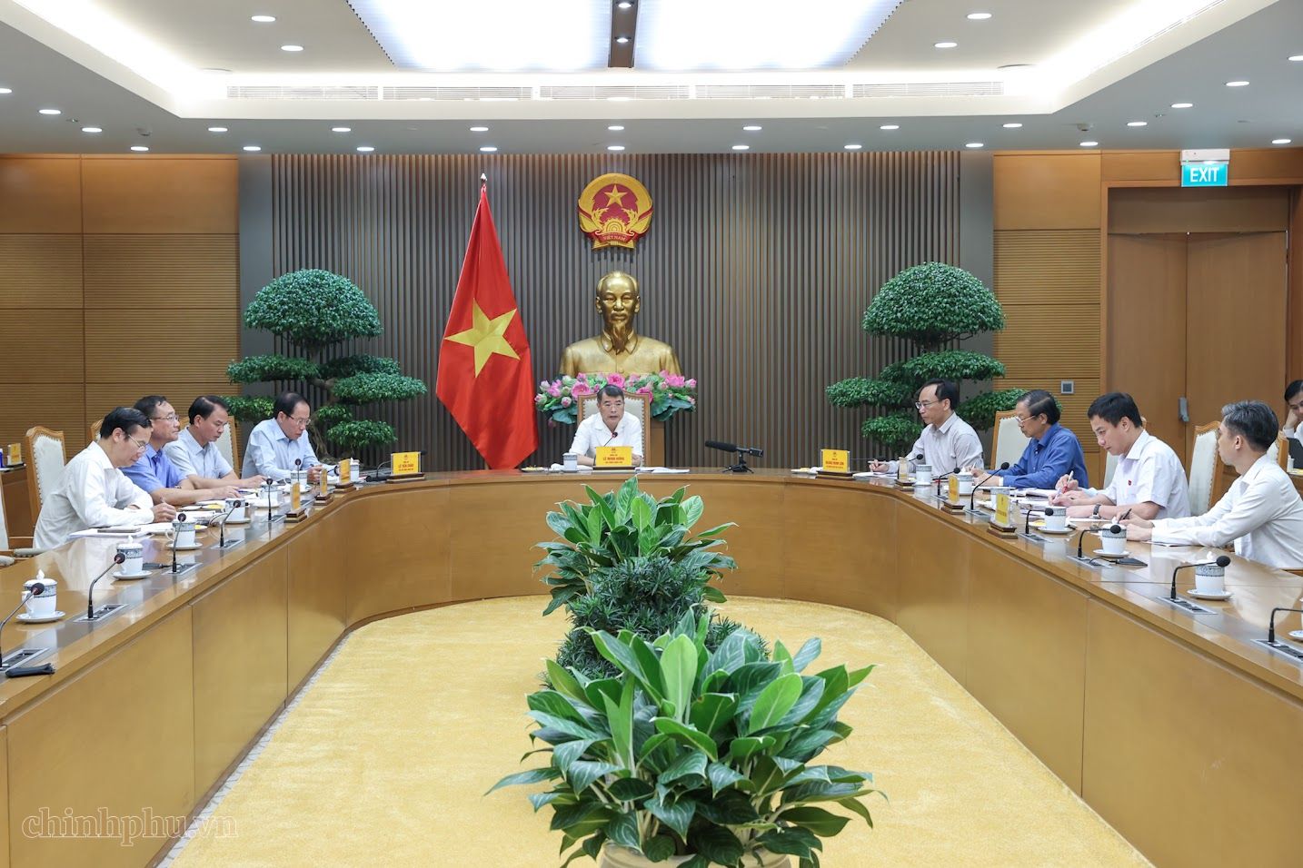 Thủ tướng: Làm rõ trách nhiệm, xử lý nghiêm và không để tái diễn việc thiếu sách giáo khoa - Ảnh 1