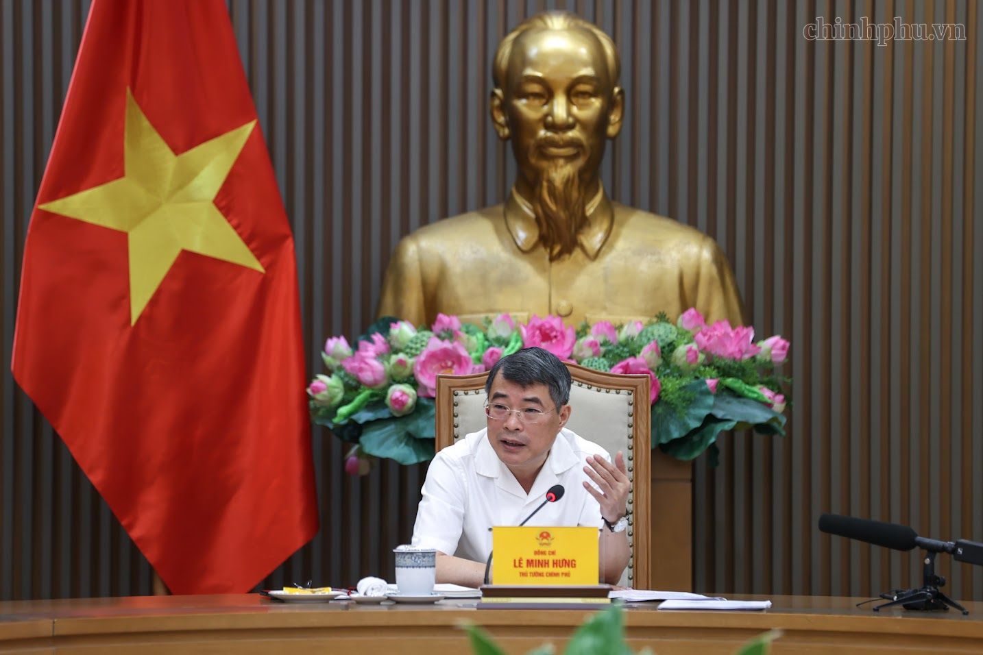 Thủ tướng: Làm rõ trách nhiệm, xử lý nghiêm và không để tái diễn việc thiếu sách giáo khoa - Ảnh 6