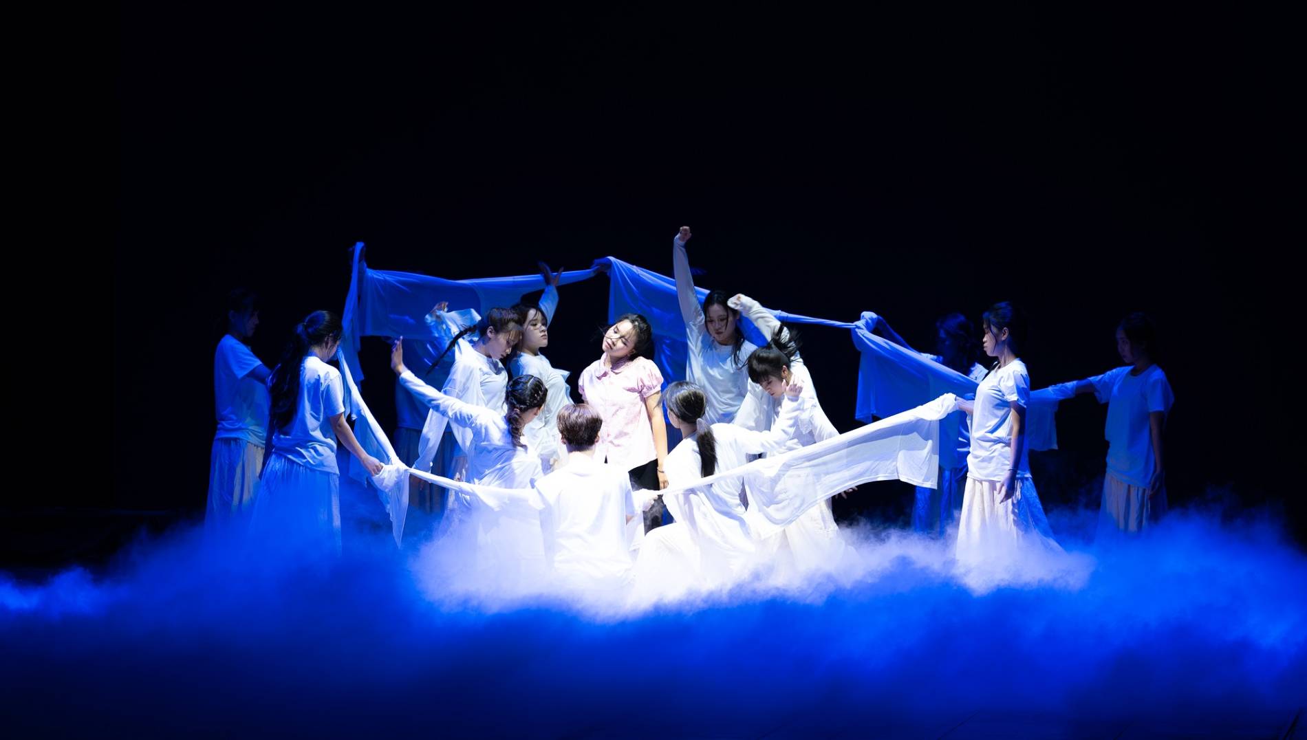 Showcase 2026: Mắt lưới - khi những số phận mắc kẹt trong cạm bẫy vô hình - Ảnh 4