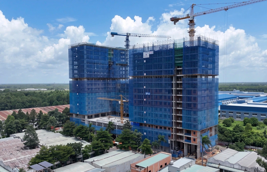Một dự án nhà ở xã hội ở phường Tân Hiệp, TP.HCM vừa cất nóc trong tháng 9-2026 và dự kiến hoàn thiện bàn giao giữa năm 2027. Ảnh: Minh Long