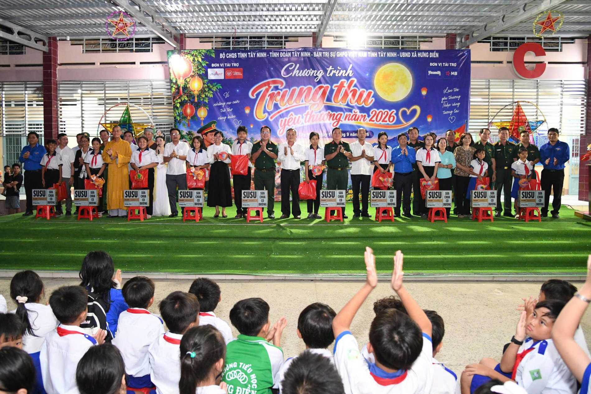 Gần 300.000 sản phẩm dinh dưỡng Vinamilk cùng trẻ em cả nước đón Trung thu - Ảnh 6
