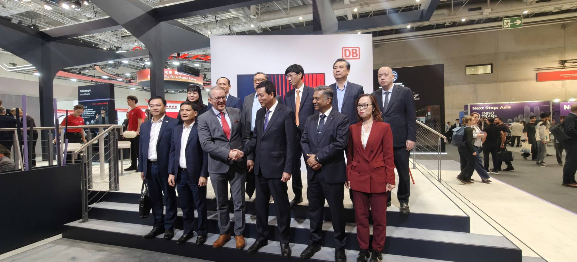 Thứ trưởng Bùi Xuân Dũng tham dự InnoTrans 2026, thúc đẩy chuyển giao công nghệ đường sắt - Ảnh 2