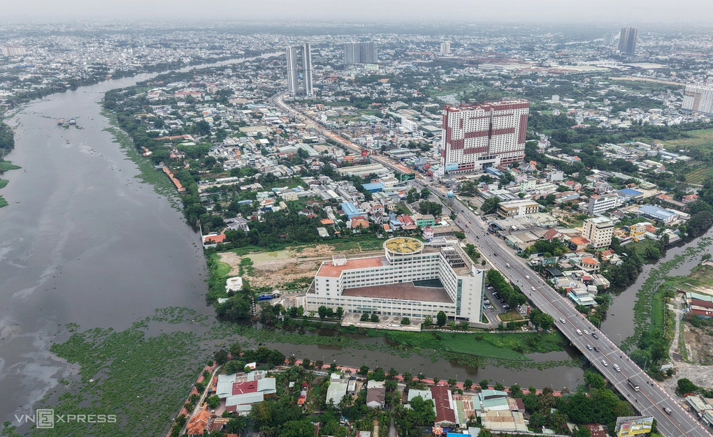 Hiện trạng đường ven sông Sài Gòn, đoạn qua tỉnh Bình Dương Cũ, tháng 5/2026. Ảnh: Quỳnh Trần
