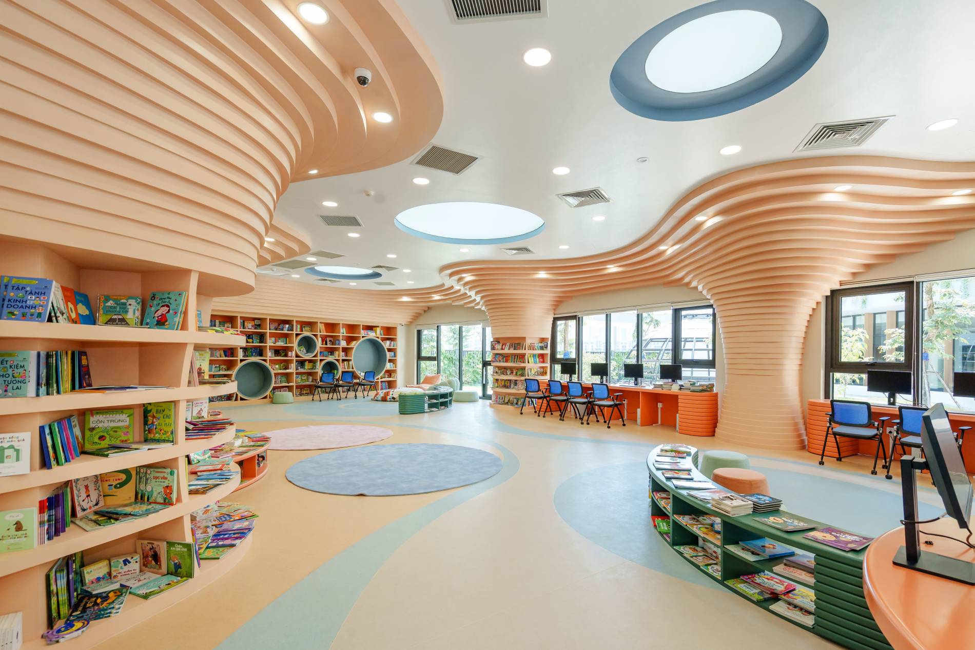 Vin Nexus Center: Trường học hạnh phúc hình trái tim và những gam màu rất “lạ” - Ảnh 3
