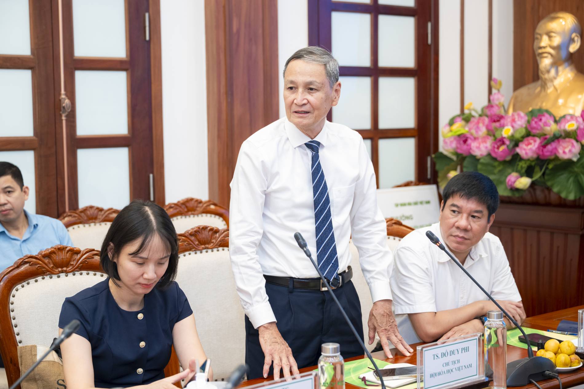 VINACHEM trao thưởng học sinh xuất sắc tại các kỳ thi Olympic Hóa học quốc tế - Ảnh 4