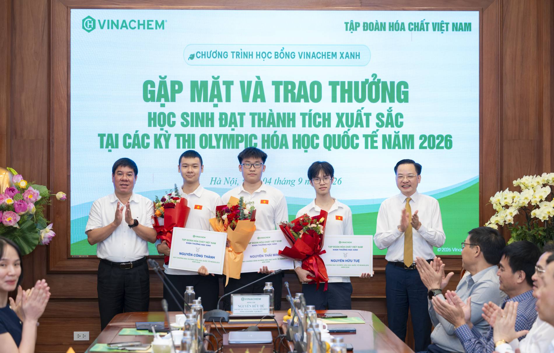VINACHEM trao thưởng học sinh xuất sắc tại các kỳ thi Olympic Hóa học quốc tế - Ảnh 6