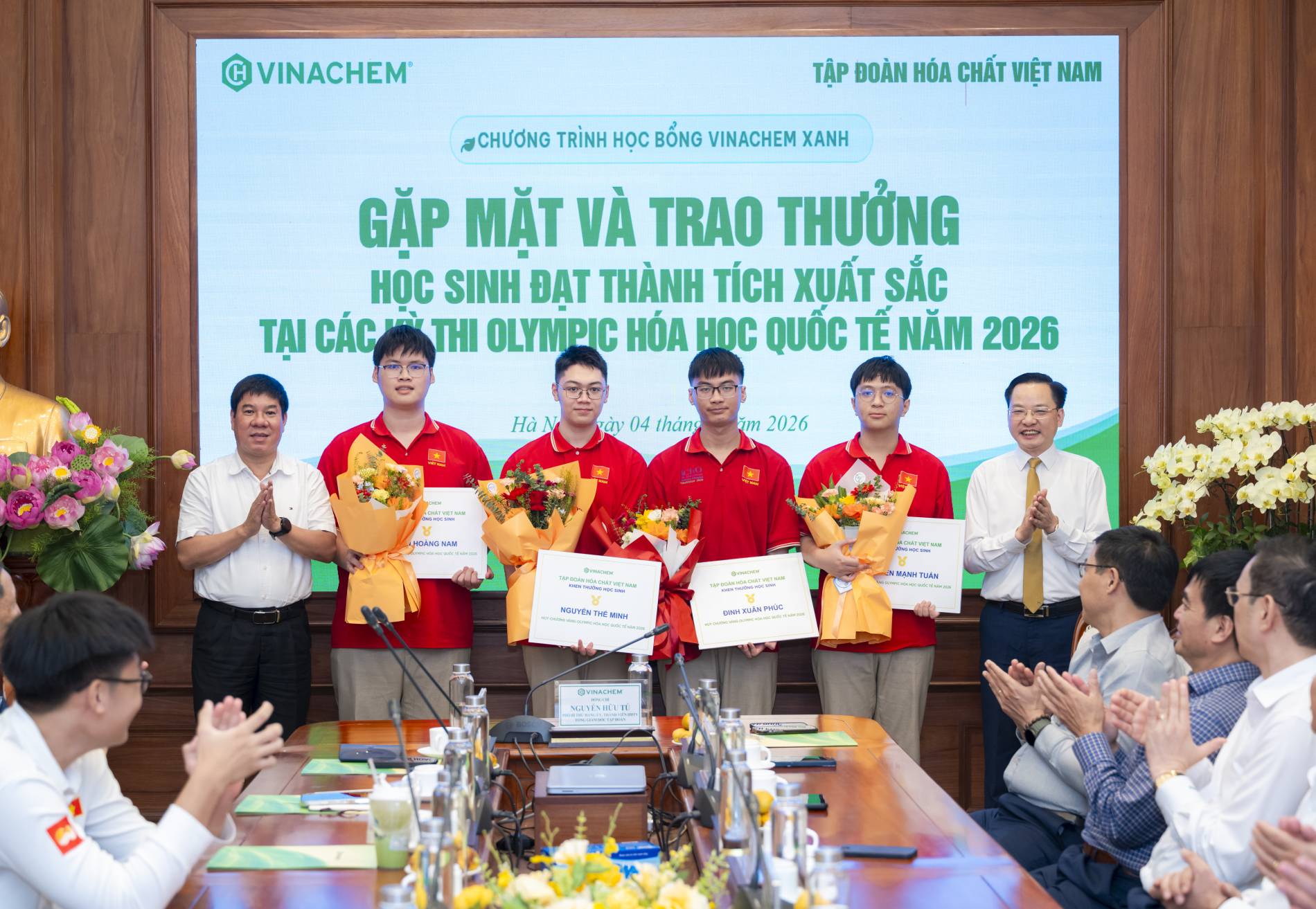 VINACHEM trao thưởng học sinh xuất sắc tại các kỳ thi Olympic Hóa học quốc tế - Ảnh 7