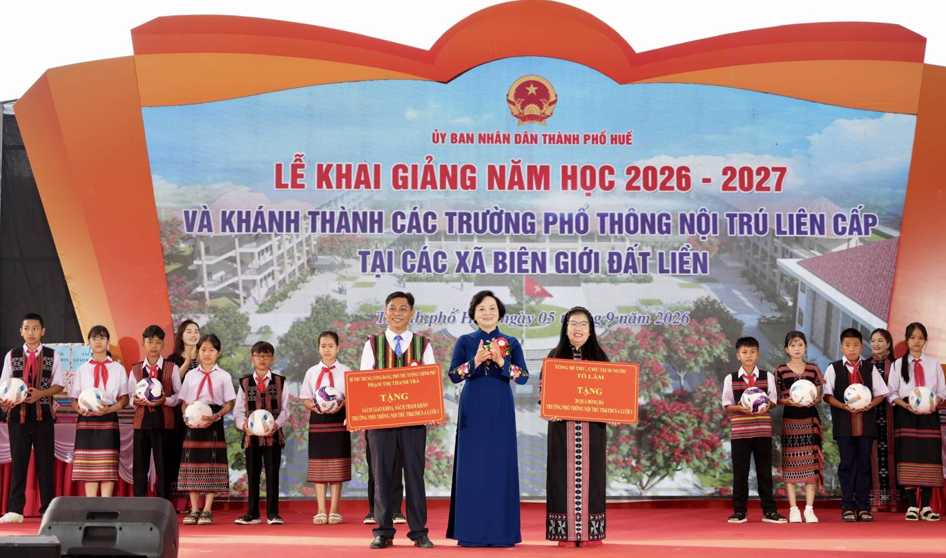 Hai trường nội trú liên cấp tại A Lưới chính thức đi vào hoạt động - Ảnh 2